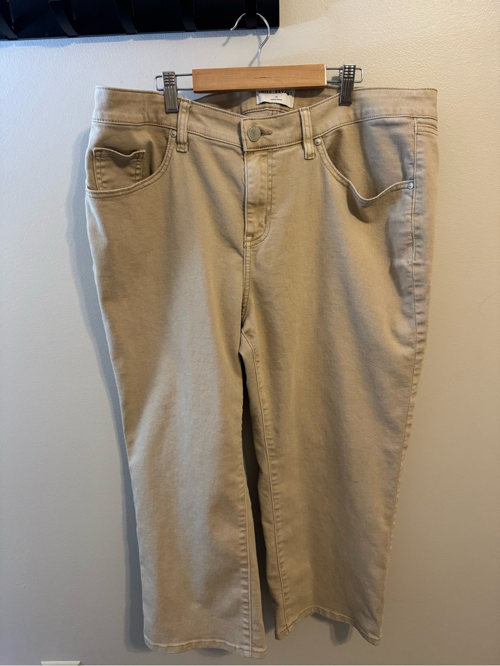 Womens Classic Mid rise Straight Fit Jeans in Khaki